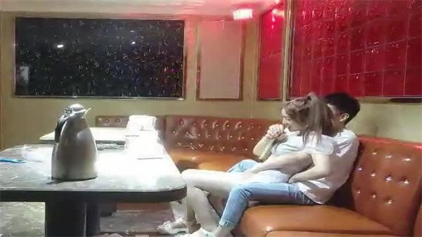 探花炮哥全网商K偷拍独家